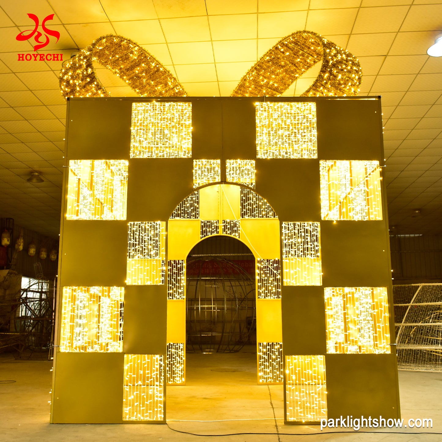 HOYECHI Luminous Gift Arch Motif Lights – Iron-Frame Illuminated Arch for Indoor & Outdoor Holiday Décor